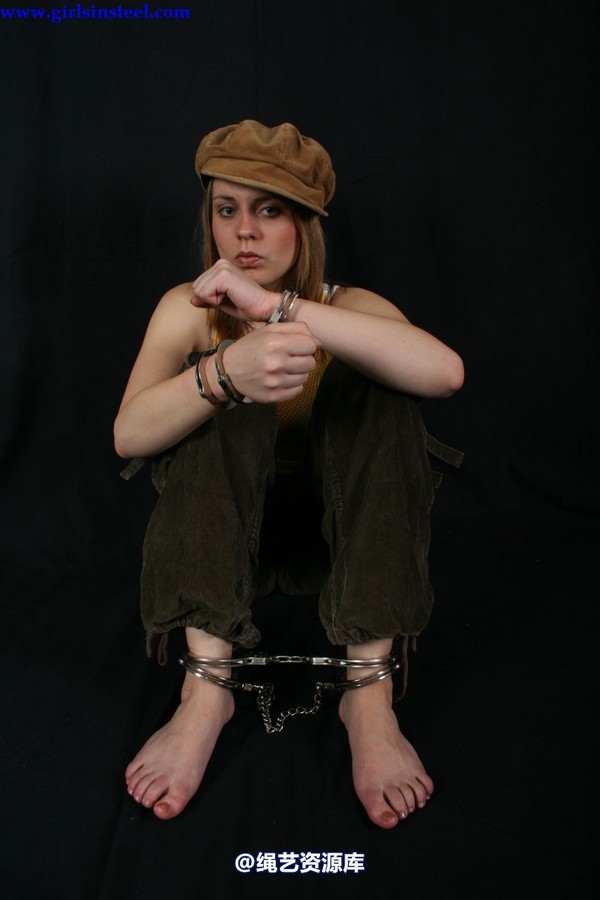 girlsinsteel - Miri in cuffs 第 84 张图片