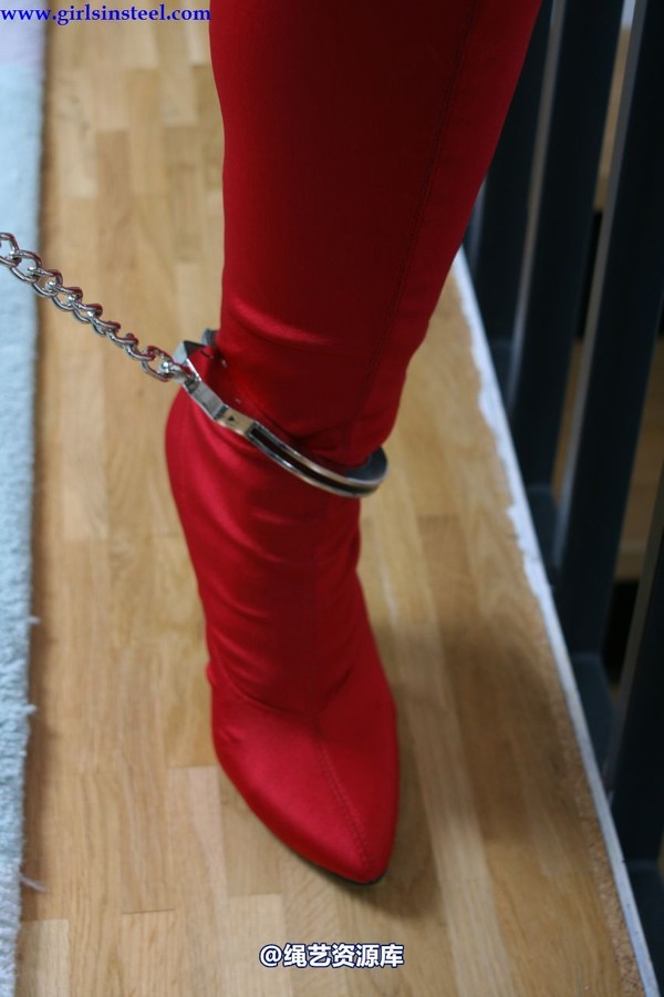 girlsinsteel - Angie in cuffs 第 39 张图片