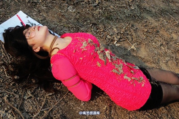 mj影视 - 2013-3-5陈沫踏青 黑丝美女最终的不归路 第 402 张图片