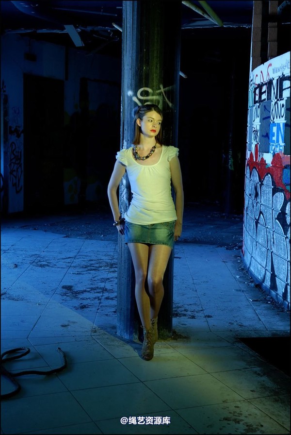 simplytied - Tied to big post 第 1 张图片