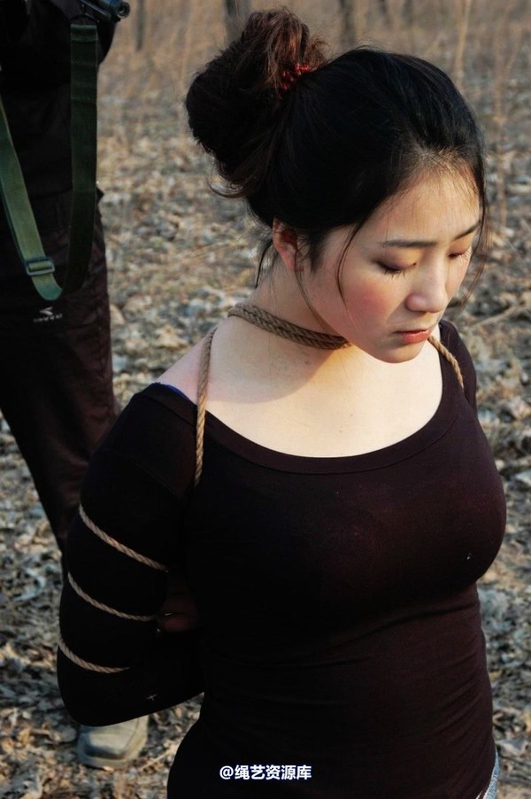 mj影视 - 2013-3-4陈沫踏青 黑丝美女最终的不归路 第 14 张图片