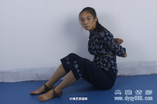 典雅倩影 - 324-女交通员被捕 第 69 张图片
