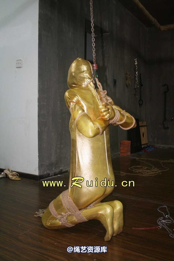 锐度主张 - 20070921第34期 影片胶衣紧缚悬吊图片 第 91 张图片