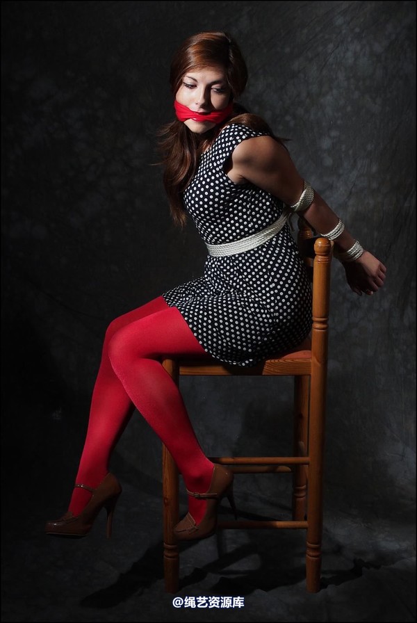 simplytied - She wanted to wear red tights 第 14 张图片
