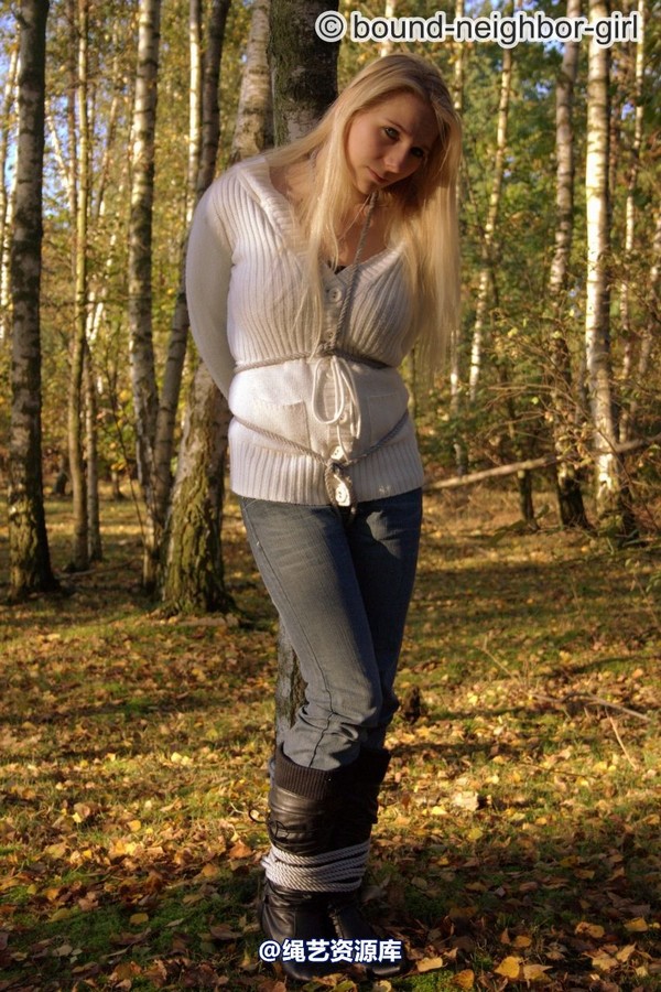 bound-neighbor-girl - Bambi - Tied up in the autumn woods Part 1 第 35 张图片