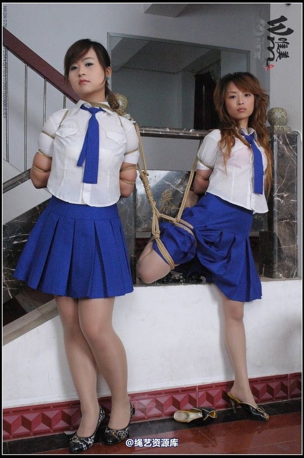 唯美之家 - 2008-09-24制服群绑 第 27 张图片