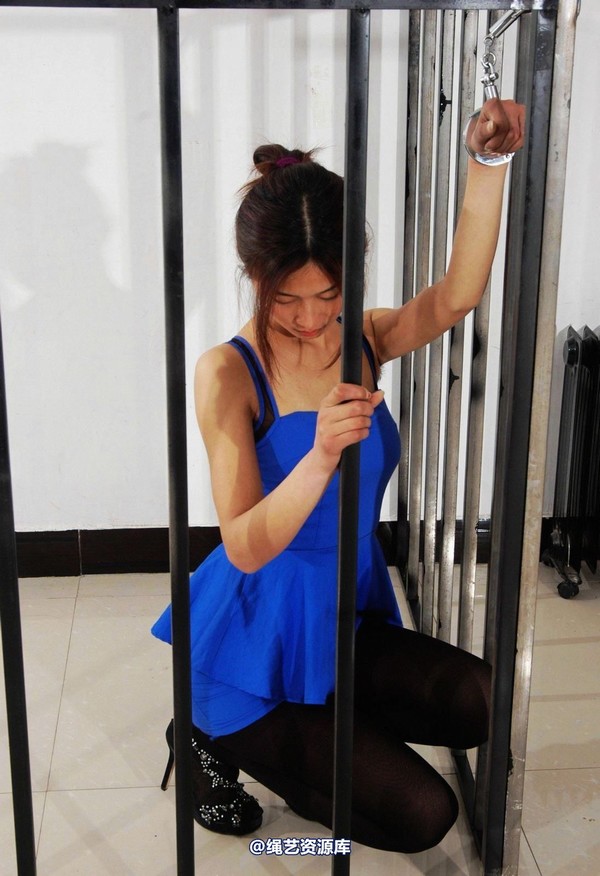 mj影视 - 倾心 前凸后翘的性感黑丝女犯-2013-03-26 第 68 张图片