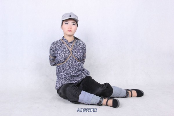 胜景山庄 - 228-女游击队被绑 第 24 张图片