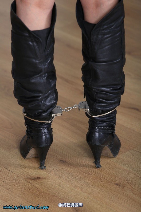 girlsinsteel - Irish 8 hogtied in leather 第 38 张图片