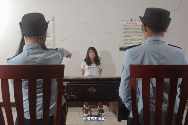 mj影视 - “毒妇终结者”之验明正身，绑缚刑场 第 7 张图片