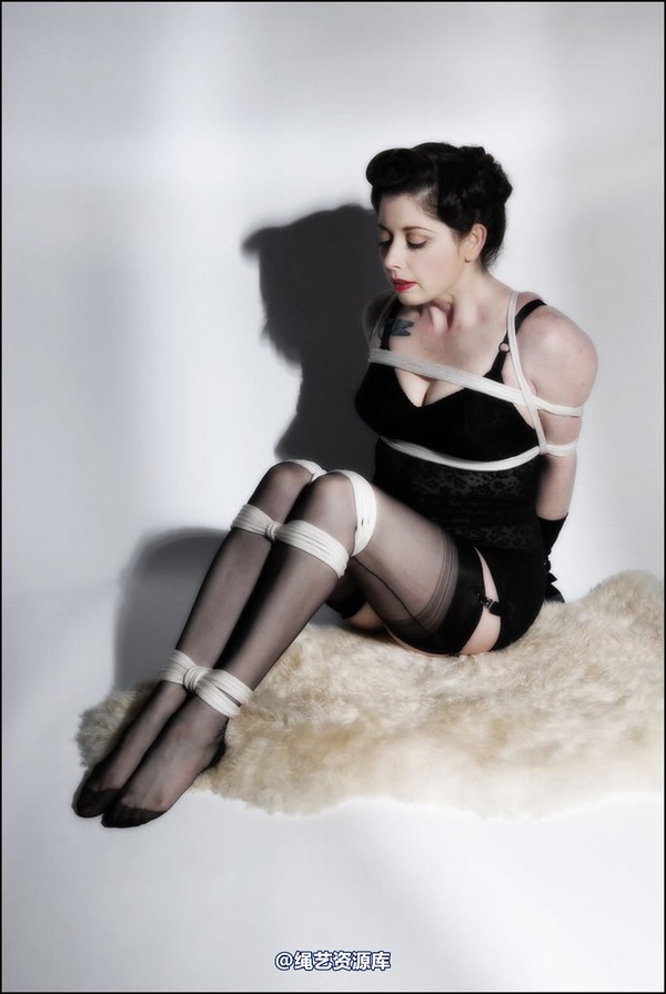 simplytied - 50s Girdle shoot 第 15 张图片