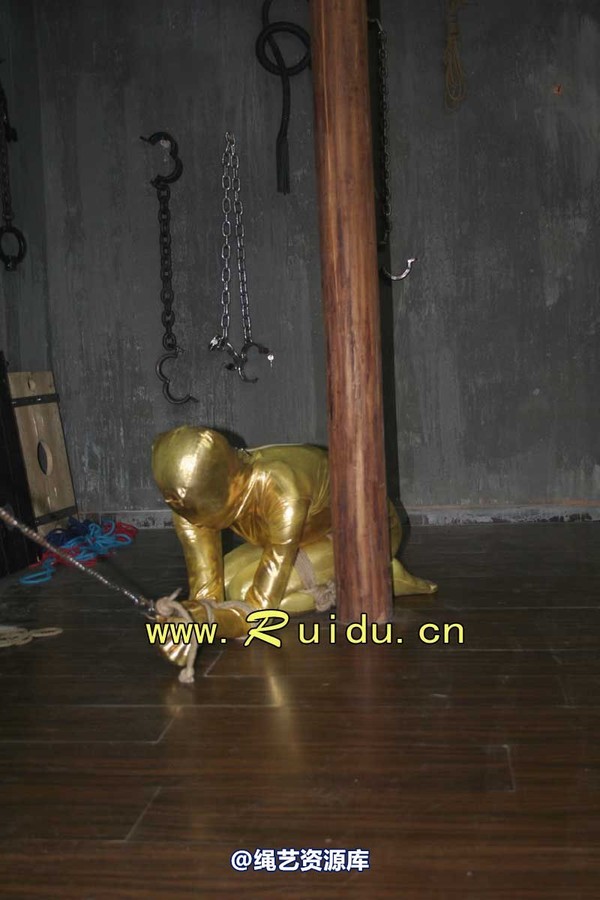 锐度主张 - 20070928第35期 影片胶衣紧缚悬吊图片 第 10 张图片