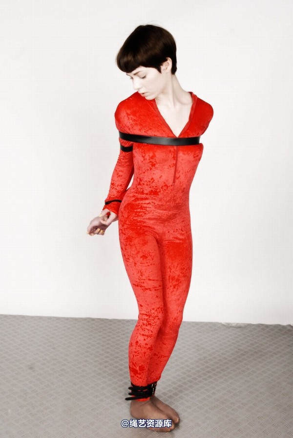 simplytied - Fawnya Red catsuit 第 3 张图片