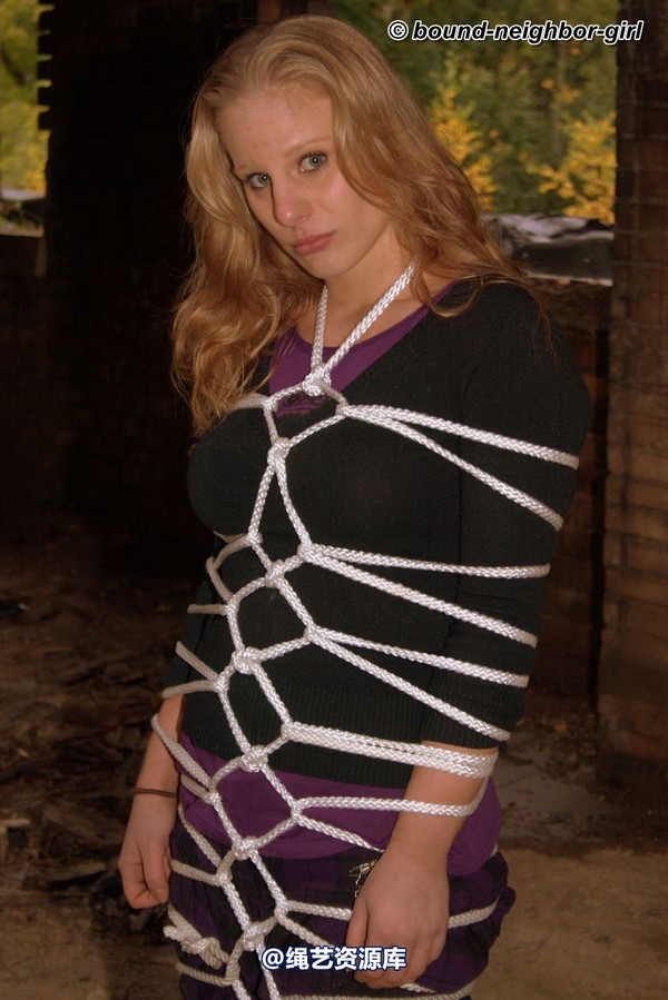 bound-neighbor-girl - Peggy - surprise in the ruins part 3 第 47 张图片
