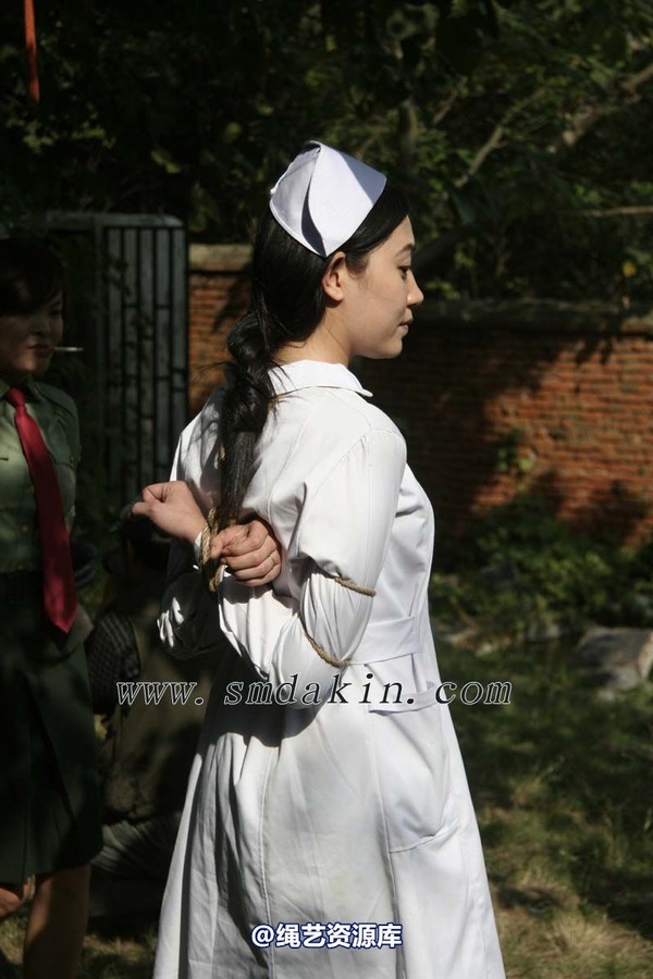 锐度主张 - 云若护士装五花绑模特：云若 第 21 张图片