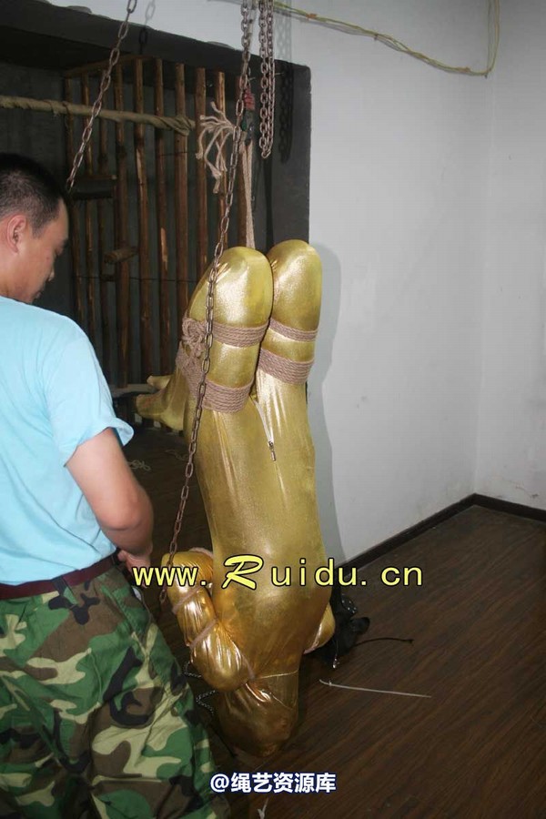 锐度主张 - 20070921第34期 影片胶衣紧缚悬吊图片 第 196 张图片