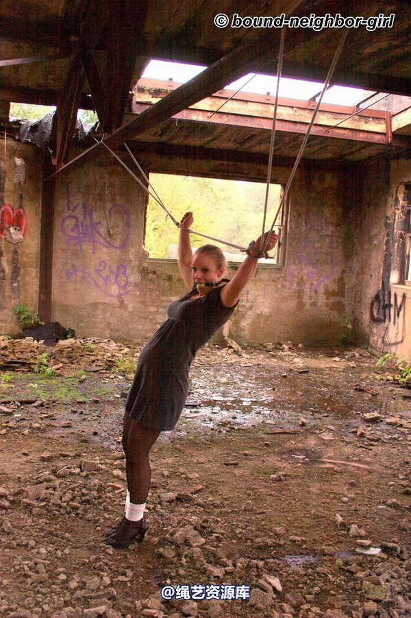bound-neighbor-girl - Peggy - surprise in the ruins part 2 第 52 张图片