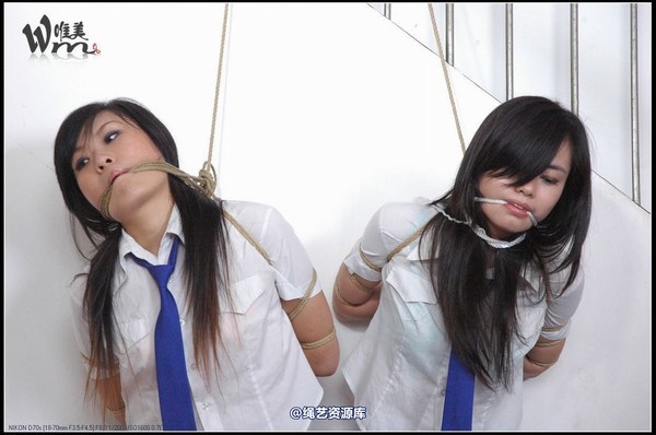 唯美之家 - 2008-09-24制服群绑 第 64 张图片