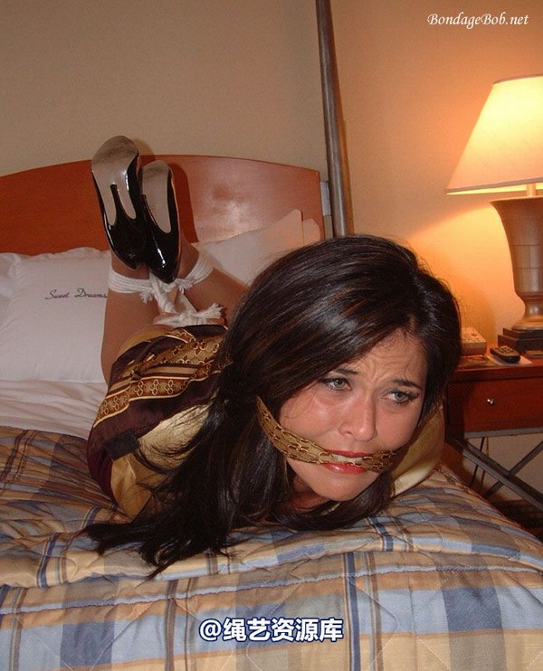 bondagebob - Tomiko Hogtied 第 5 张图片