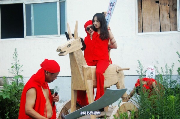 mj影视 - 血的代价-红罪衣刑场木驴斩－梅晓芳2013-08-26 第 241 张图片