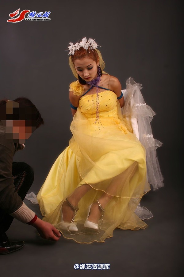 雅俗阁 - 20060402雪儿黄色婚纱 第 61 张图片
