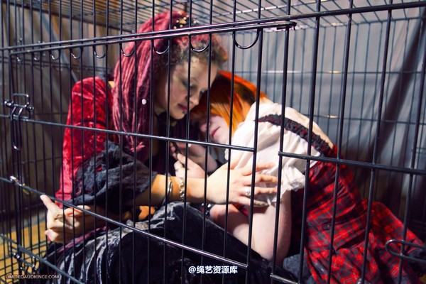 limitedaudience - 2012 beckykat six chained and caged 第 41 张图片