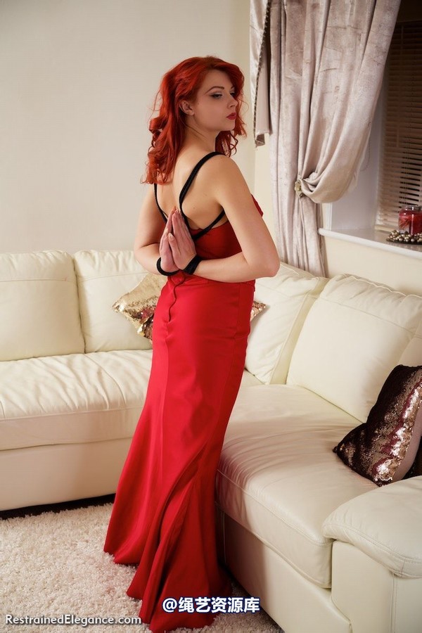 restrainedelegance - Bare feet, Ballgowns and Bondage 第 26 张图片
