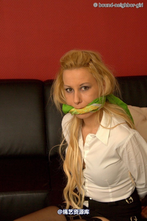 bound-neighbor-girl - Noelle - In own home captured 1 第 8 张图片