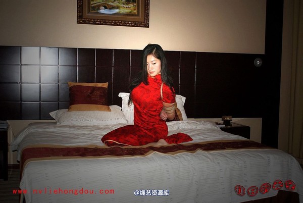 红豆的天空 - 09红豆旗袍装 孤寂的美 第 30 张图片