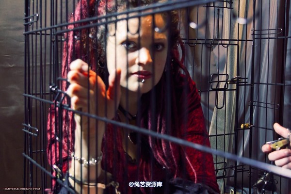 limitedaudience - 2012 beckykat six chained and caged 第 33 张图片