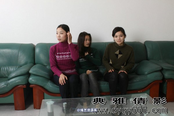 典雅倩影 - 229-三美女捆绑秀 第 1 张图片
