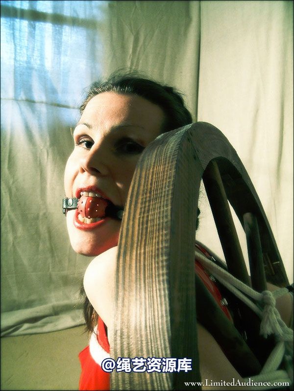 limitedaudience - 2007 elena tied to wheel 第 31 张图片