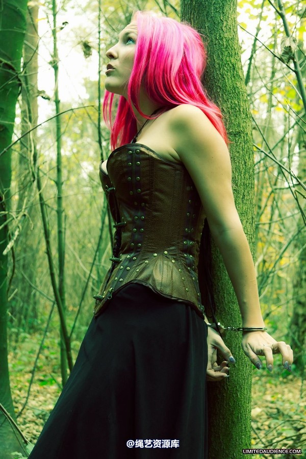 limitedaudience - 2012 elyssia cuffed in the woods 第 32 张图片
