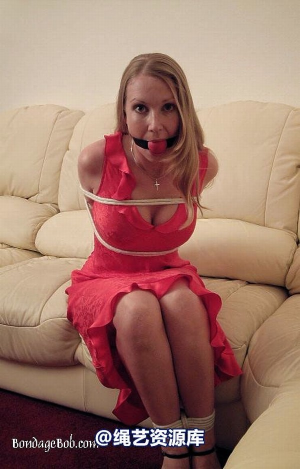 bondagebob - Missey Her own ball gag 第 9 张图片
