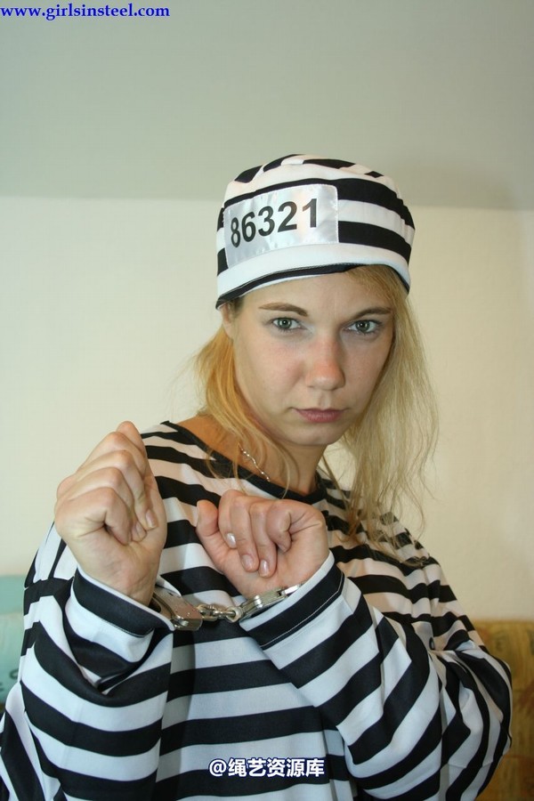 girlsinsteel - 2 dangerous girls as convicts 第 22 张图片