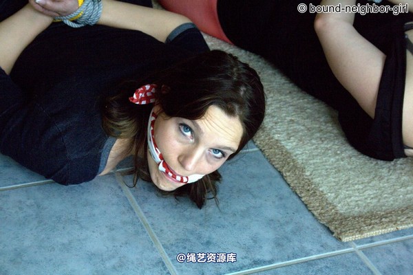 bound-neighbor-girl - Michelle and Susanne - With gone, having caught 3 第 38 张图片