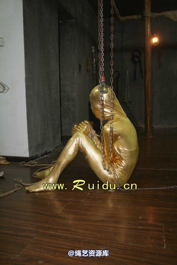 锐度主张 - 20070928第35期 影片胶衣紧缚悬吊图片 第 197 张图片