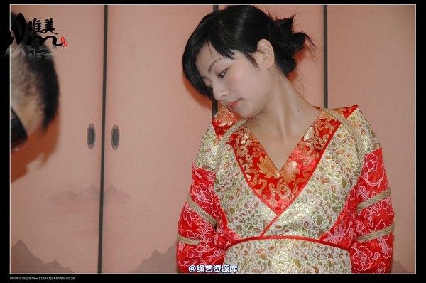 唯美之家 - 08-05-29盈盈汉服-护士装 第 27 张图片