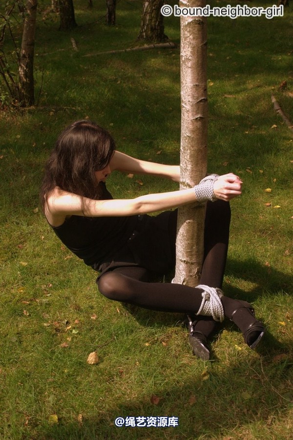 bound-neighbor-girl - Tanja - Tied up in the forest 1 第 37 张图片
