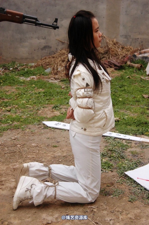 mj影视 - 安娜刑场2013-04-13 第 123 张图片