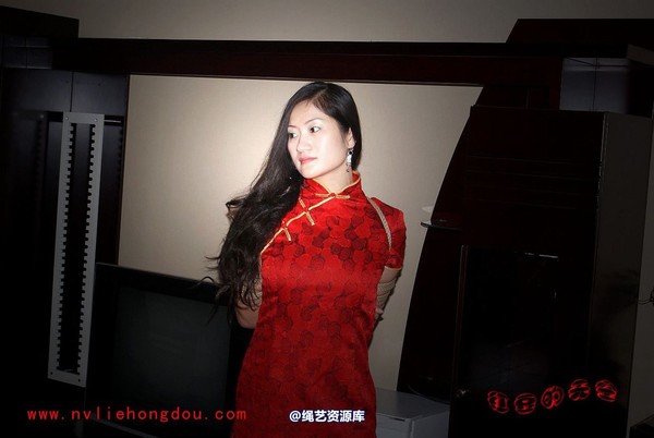 红豆的天空 - 09红豆旗袍装 孤寂的美 第 8 张图片