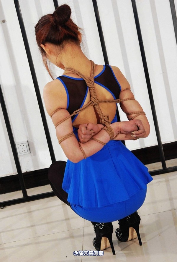 mj影视 - 倾心 前凸后翘的性感黑丝女犯-2013-03-26 第 81 张图片