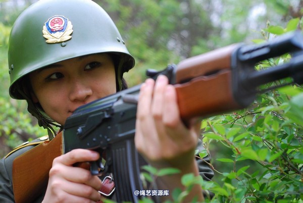 唯美之家 - 外拍军装三模特 第 118 张图片
