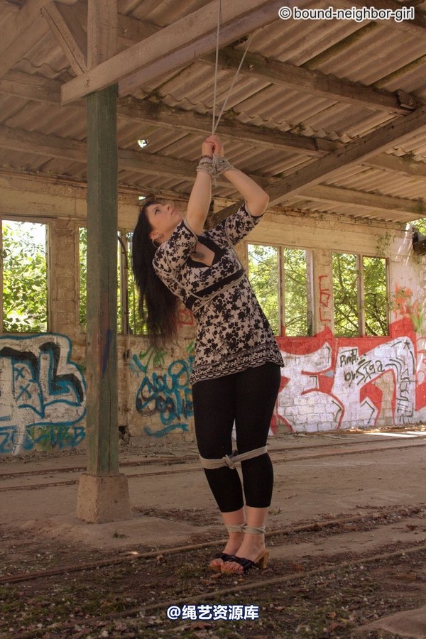 bound-neighbor-girl - Jasmin - Tied up in the ruins 2 第 10 张图片
