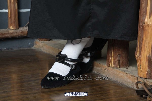 锐度主张 - 黑布鞋白袜镣铐模特：小芳 第 41 张图片