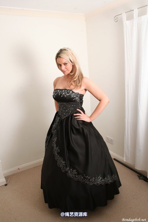 bondagebob - Izzy Ball Gown 第 1 张图片