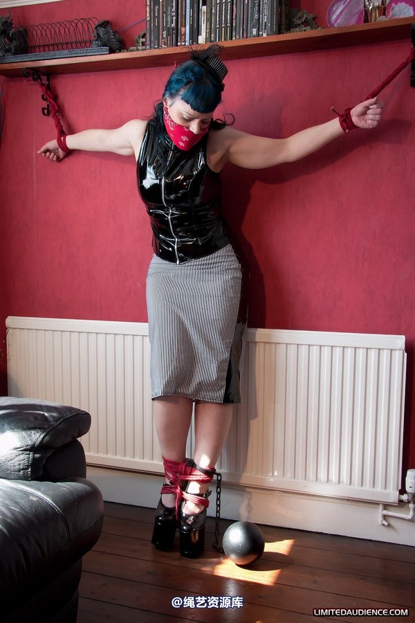 limitedaudience - 2011 raevan at her captor s mercy 第 34 张图片