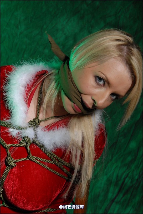 simplytied - Santas girl tied 第 38 张图片