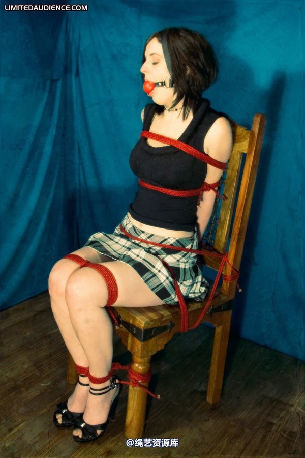 limitedaudience - 2010 jenvy bound on a chair 第 17 张图片