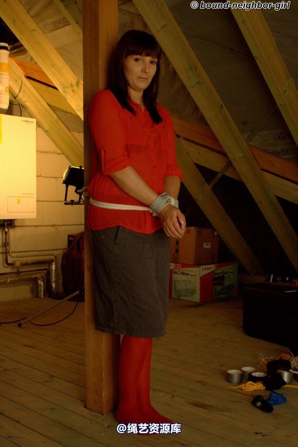 bound-neighbor-girl - Susan - Tied up in the Attic 2 第 3 张图片